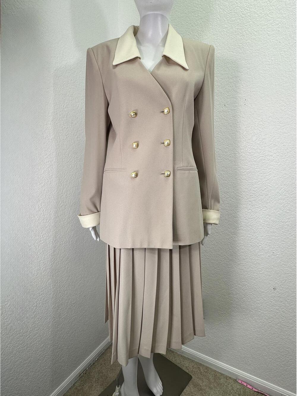 VTG Kasper ASL Beige Skirt Suit Sz 8 Double Breasted Pleated Corpcore Office